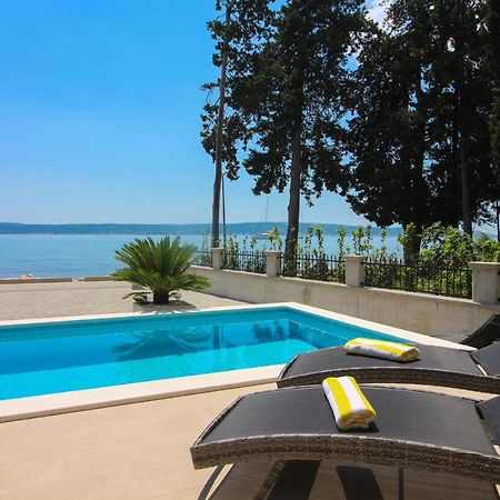 Villa Beachfront Sea Palace Kaštela 外观 照片