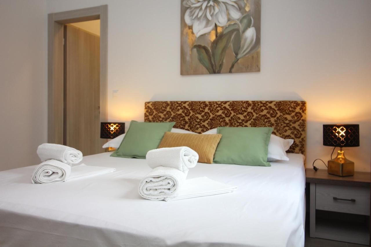 Villa Beachfront Sea Palace Kaštela 外观 照片